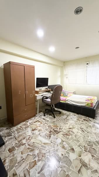 260 Jurong East Street 24, 260 Jurong East Street 24, 3 Bedrooms, 1,302 sqft, HDB Flat For Sale, by Zhen Zhen (Doris)卓嫃臻, 500142469 - Bedroom - PropertyGuru.com.sg