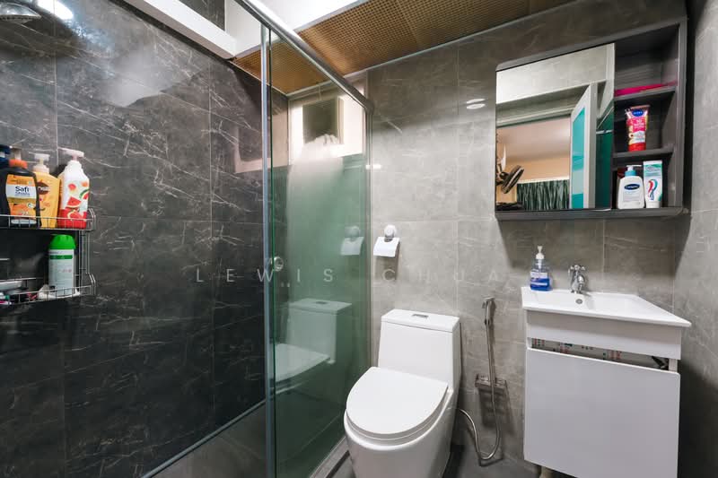 312C Clementi Avenue 4, 312C Clementi Avenue 4, 3 Bedrooms, 1,001 sqft, HDB Flat For Sale, by Lewis Chua, 500142484 - Bathroom - PropertyGuru.com.sg