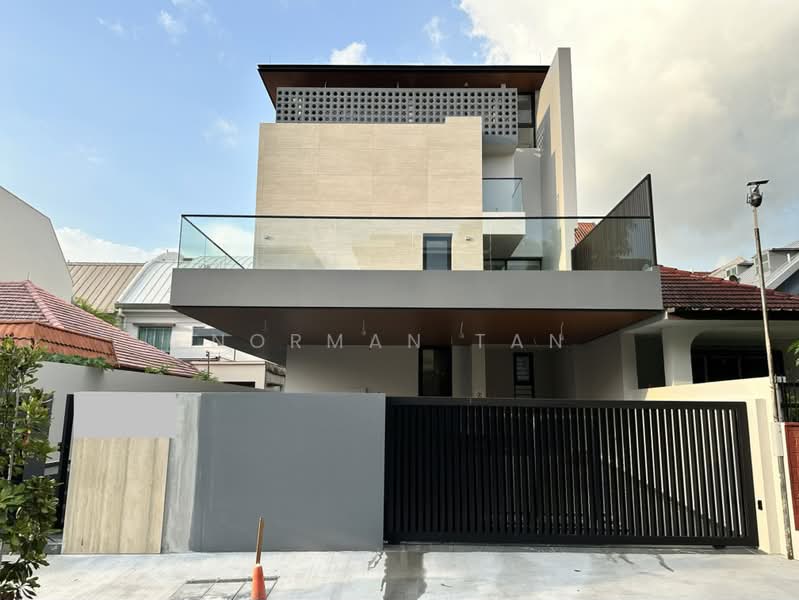 Serangoon Garden Estate, Brockhampton Drive, 6 Bedrooms, 7,460 sqft, Semi-Detached House For Sale, by Norman Tan, 500142485 - Exterior - PropertyGuru.com.sg