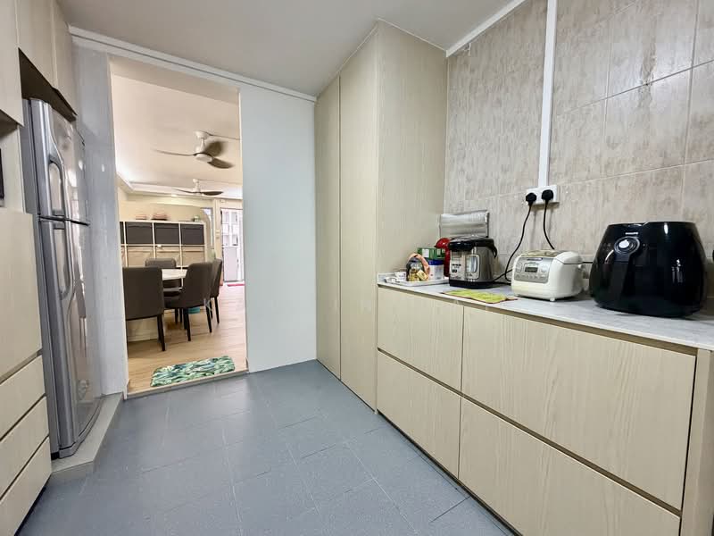 367 Bukit Batok Street 31, 367 Bukit Batok Street 31, 2 Bedrooms, 732 sqft, HDB Flat For Sale, by Kalvin Lai, 500142499 - Kitchen - PropertyGuru.com.sg
