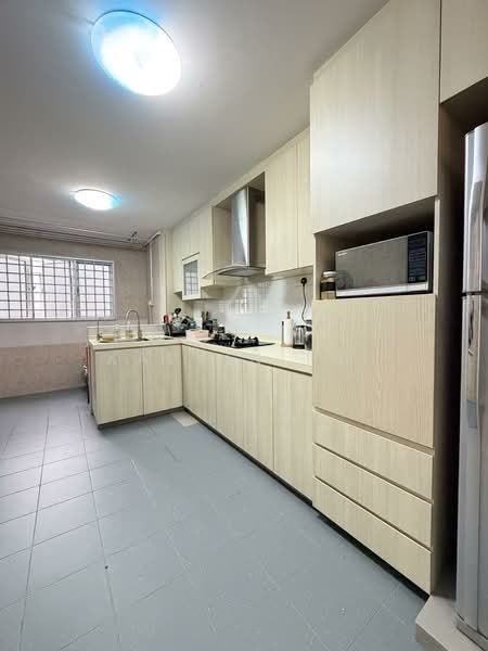 367 Bukit Batok Street 31, 367 Bukit Batok Street 31, 2 Bedrooms, 732 sqft, HDB Flat For Sale, by Kalvin Lai, 500142499 - Kitchen - PropertyGuru.com.sg