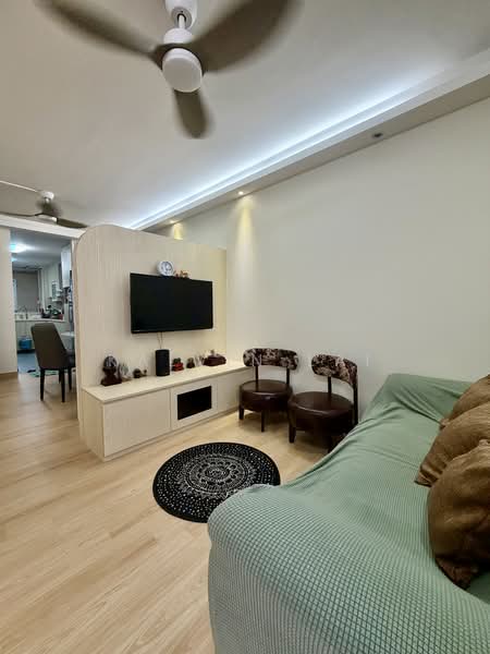 367 Bukit Batok Street 31, 367 Bukit Batok Street 31, 2 Bedrooms, 732 sqft, HDB Flat For Sale, by Kalvin Lai, 500142499 - Living Room - PropertyGuru.com.sg