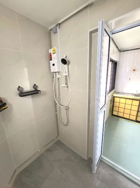 210 Jurong East Street 21, 210 Jurong East Street 21, Room Rental, 120 sqft, HDB Flat For Rent, by Steven Choo, 500142503 - Bathroom - PropertyGuru.com.sg