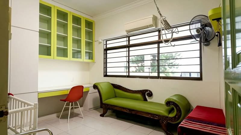 Parry Garden, Poh Huat Road, 6 Bedrooms, 4,000 sqft, Corner Terrace For Sale, by Joyce Tan, 500142510 - Granny Room - PropertyGuru.com.sg