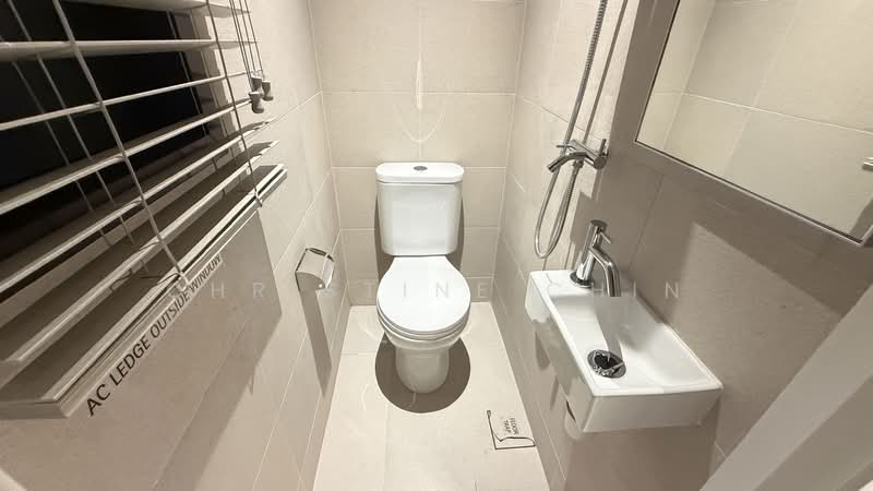 CHEAP!!FREEHOLD!!NEAR MRT!! MINS TO CBD, , 3 Bedrooms, 969 sqft, Condominium For Sale, by Christine Chin, 500142516 - Bathroom - PropertyGuru.com.sg