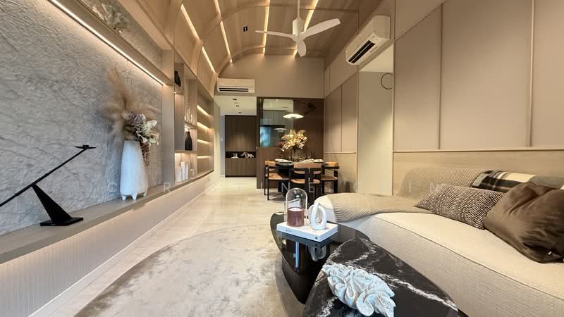 CHEAP!!FREEHOLD!!NEAR MRT!! MINS TO CBD, , 3 Bedrooms, 969 sqft, Condominium For Sale, by Christine Chin, 500142516 - Living Room - PropertyGuru.com.sg