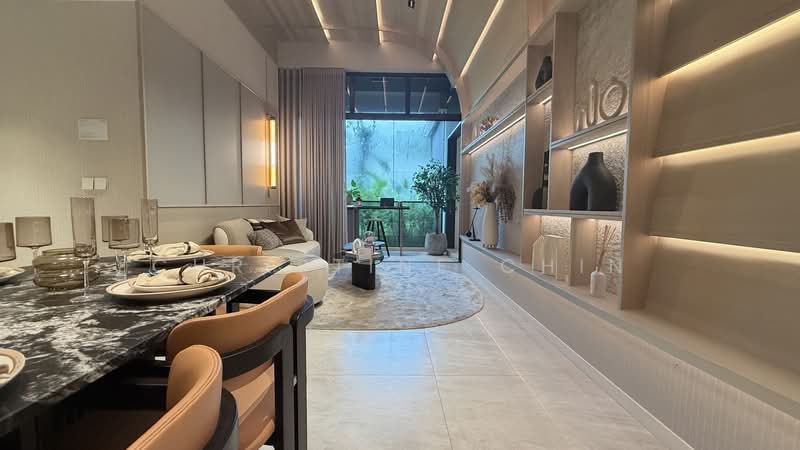 CHEAP!!FREEHOLD!!NEAR MRT!! MINS TO CBD, , 3 Bedrooms, 969 sqft, Condominium For Sale, by Christine Chin, 500142516 - Living Room - PropertyGuru.com.sg