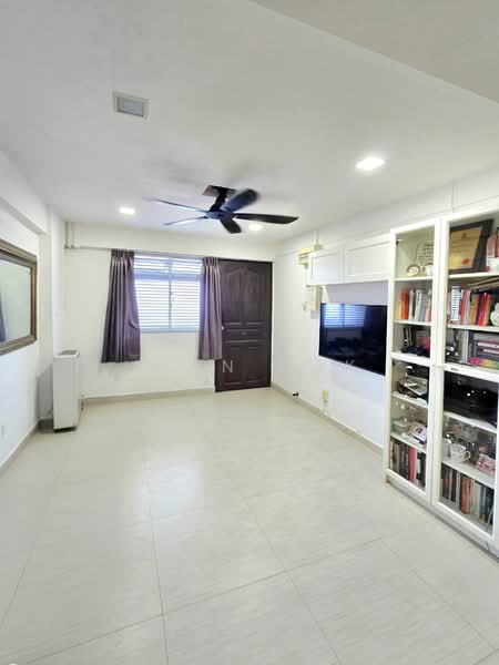 65 Marine Drive, 65 Marine Drive, 2 Bedrooms, 700 sqft, HDB Flat For Sale, by Amin Mak, 500142529 - Living Room - PropertyGuru.com.sg