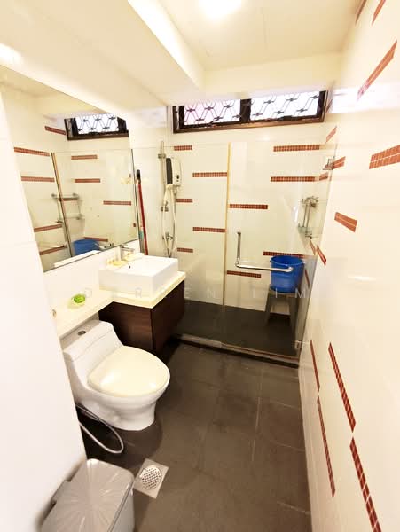 Eastern Lagoon I, 216 Upper East Coast Road, 1 Bedroom, 721 sqft, Condominium For Sale, by Darren Lim, 500142531 - Bathroom - PropertyGuru.com.sg
