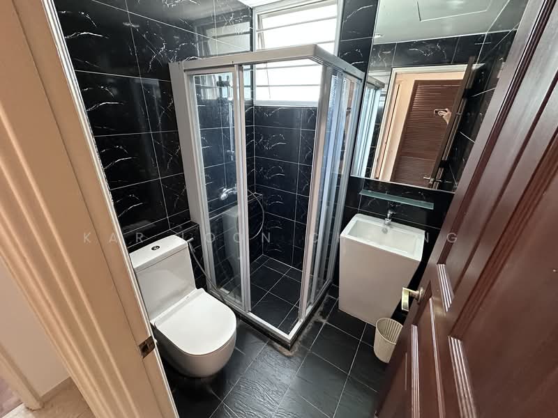 Avila Gardens, 11 Flora Road, 3 Bedrooms, 1,303 sqft, Condominium For Rent, by Kar Loon Choong, 500142555 - Bathroom - PropertyGuru.com.sg