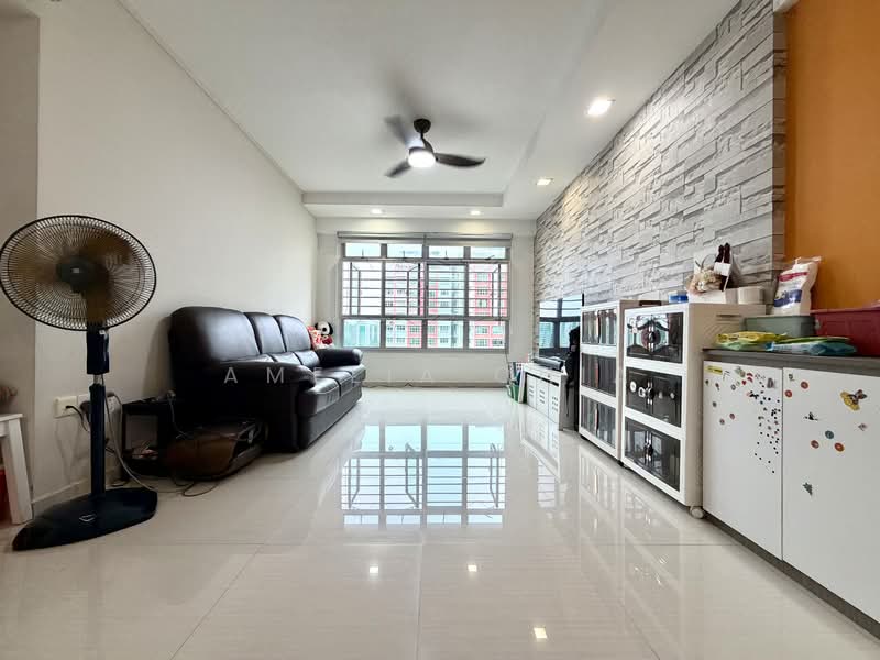 178B Rivervale Crescent, 178B Rivervale Crescent, 3 Bedrooms, 1,001 sqft, HDB Flat For Sale, by Amelia Chia, 500142562 - Living Room - PropertyGuru.com.sg