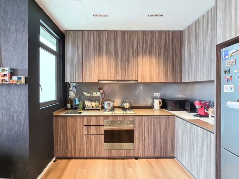 Principal Garden, 97 Prince Charles Crescent, 2 Bedrooms, 807 sqft, Condominium For Sale, by Lyn Yong, 500142578 - Kitchen - PropertyGuru.com.sg