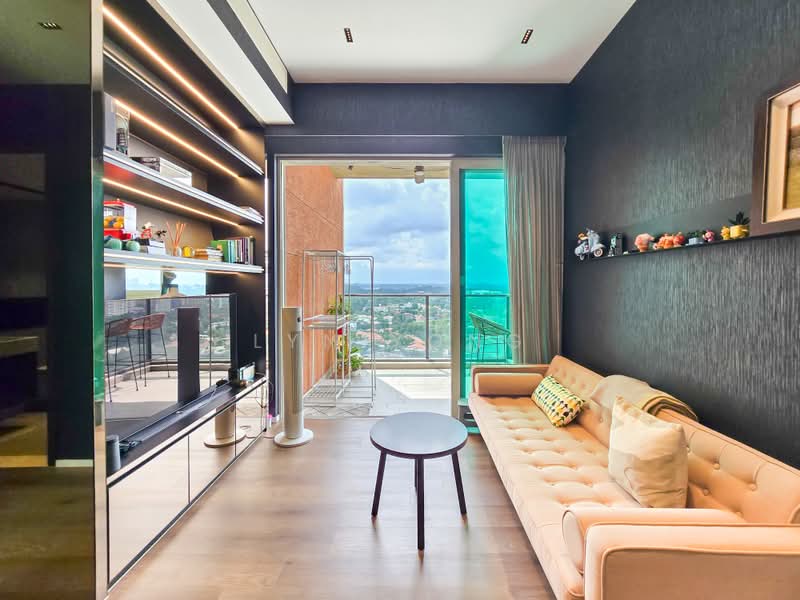 Principal Garden, 97 Prince Charles Crescent, 2 Bedrooms, 807 sqft, Condominium For Sale, by Lyn Yong, 500142578 - Living Room - PropertyGuru.com.sg