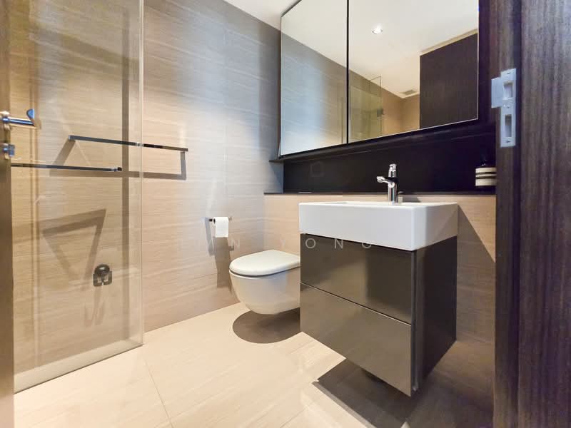 Principal Garden, 97 Prince Charles Crescent, 2 Bedrooms, 807 sqft, Condominium For Sale, by Lyn Yong, 500142578 - Bathroom - PropertyGuru.com.sg