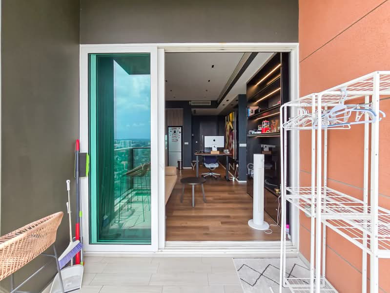 Principal Garden, 97 Prince Charles Crescent, 2 Bedrooms, 807 sqft, Condominium For Sale, by Lyn Yong, 500142578 - Balcony - PropertyGuru.com.sg