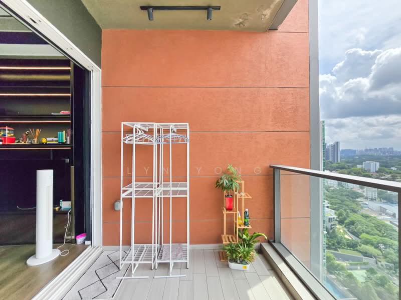 Principal Garden, 97 Prince Charles Crescent, 2 Bedrooms, 807 sqft, Condominium For Sale, by Lyn Yong, 500142578 - Balcony - PropertyGuru.com.sg