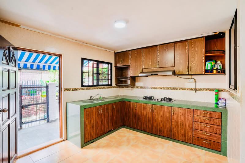 2 Storey Terrace House, Good for Rebuild and A&A, Exclusive, Heart of Katong, 1km to Tao Nan, 4 Bedrooms, 2,000 sqft, Terraced House For Sale, by Stephanie Tok, 500142580 - Kitchen - PropertyGuru.com.sg