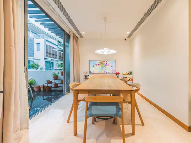 Greenwood Mews, 271 Greenwood Avenue, 5 Bedrooms, 3,175 sqft, Cluster House For Sale, by Jay Lee, 500142582 - Dining Room - PropertyGuru.com.sg