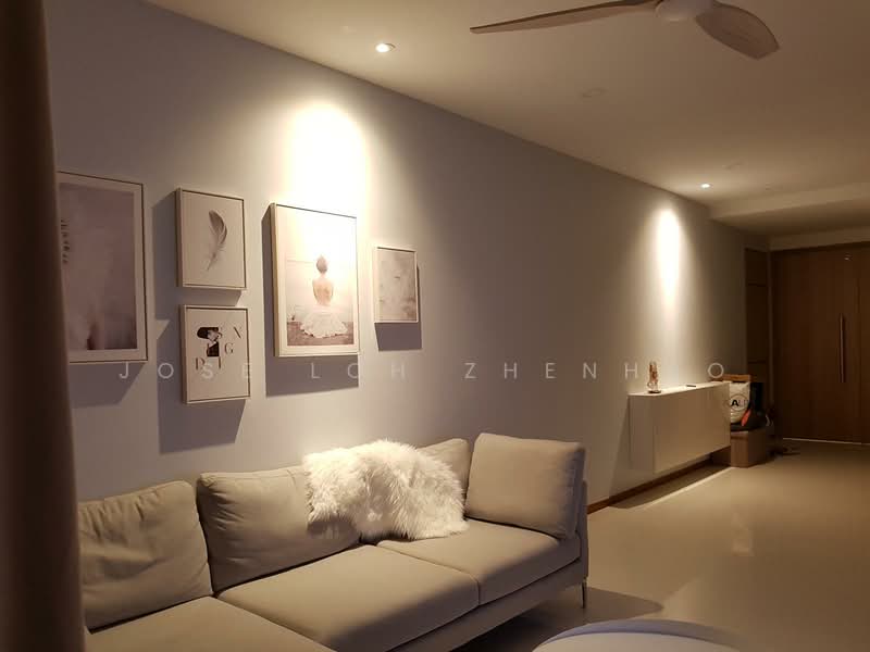 Waterfront Gold, 756 Bedok Reservoir Road, 4 Bedrooms, 1,378 sqft, Condominium For Sale, by Jose Loh Zhenhao, 500142597 - Living Room - PropertyGuru.com.sg