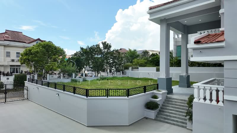 GCB-like Rare Majestic Bungalow in Prime Katong Bungalow Zone, , 7 Bedrooms, 10,158 sqft, Detached House For Sale, by WILLI CHING, 500142626 - Exterior - PropertyGuru.com.sg