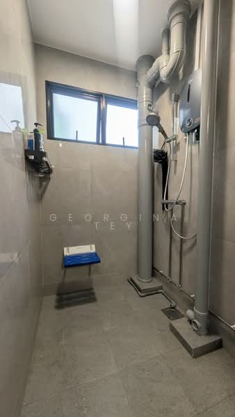 5 Lorong Lew Lian, 5 Lorong Lew Lian, Room Rental, 100 sqft, HDB Flat For Rent, by Georgina Tey, 500142639 - Bathroom - PropertyGuru.com.sg