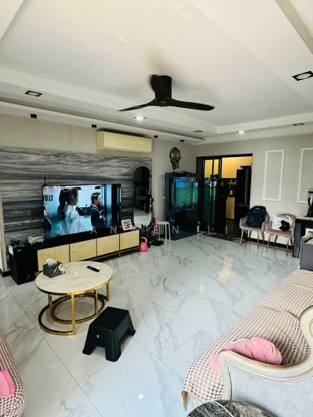 179 Lompang Road, 179 Lompang Road, 4 Bedrooms, 1,184 sqft, HDB Flat For Sale, by JIANWEN LIN, 500142643 - Living Room - PropertyGuru.com.sg