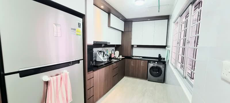 674B Jurong West Street 65, 674B Jurong West Street 65, 2 Bedrooms, 1,184 sqft, HDB Flat For Rent, by James Lee, 500142644 - Kitchen - PropertyGuru.com.sg