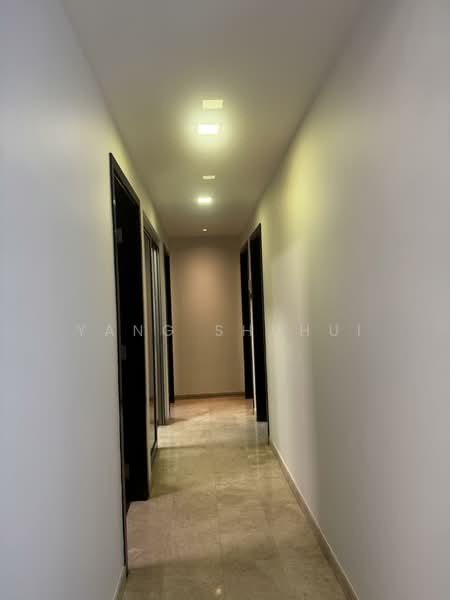 Grandeur 8, 2 Ang Mo Kio Central 3, 3 Bedrooms, 1,195 sqft, Condominium For Rent, by Yang Shuhui, 500142649 - Corridor to rooms - PropertyGuru.com.sg