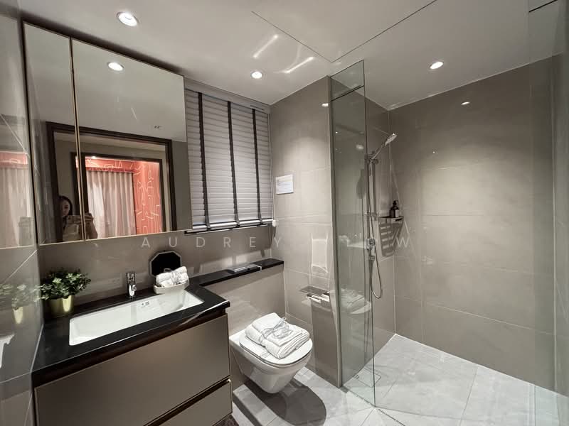 Undervalued 3BR! Doorstep to MRT, Near Serangoon. 1km to many primary schools, , 3 Bedrooms, 1,206 sqft, Condominium For Sale, by Audrey Siow, 500142669 - Bathroom - PropertyGuru.com.sg