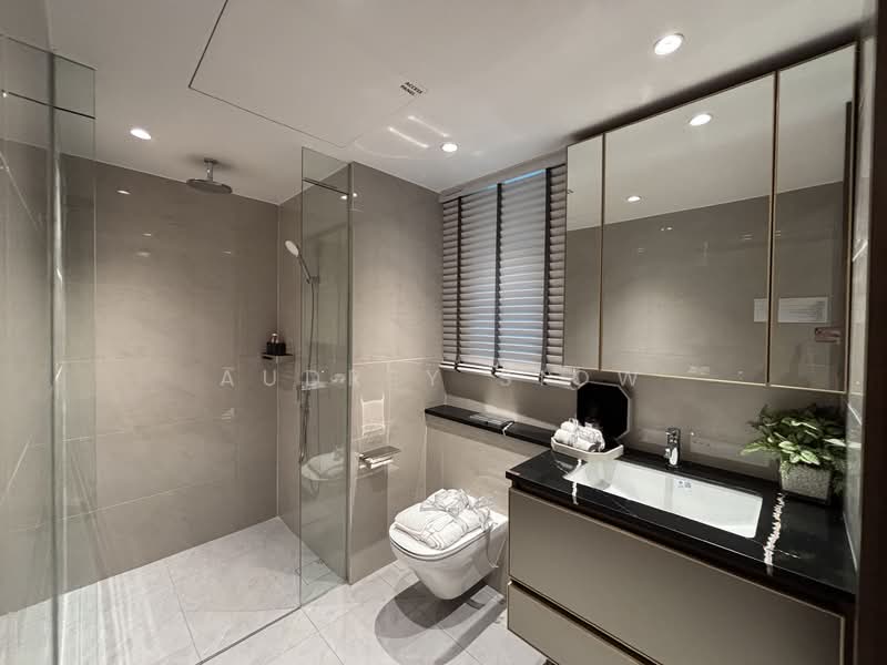 Undervalued 3BR! Doorstep to MRT, Near Serangoon. 1km to many primary schools, , 3 Bedrooms, 1,206 sqft, Condominium For Sale, by Audrey Siow, 500142669 - Bathroom - PropertyGuru.com.sg