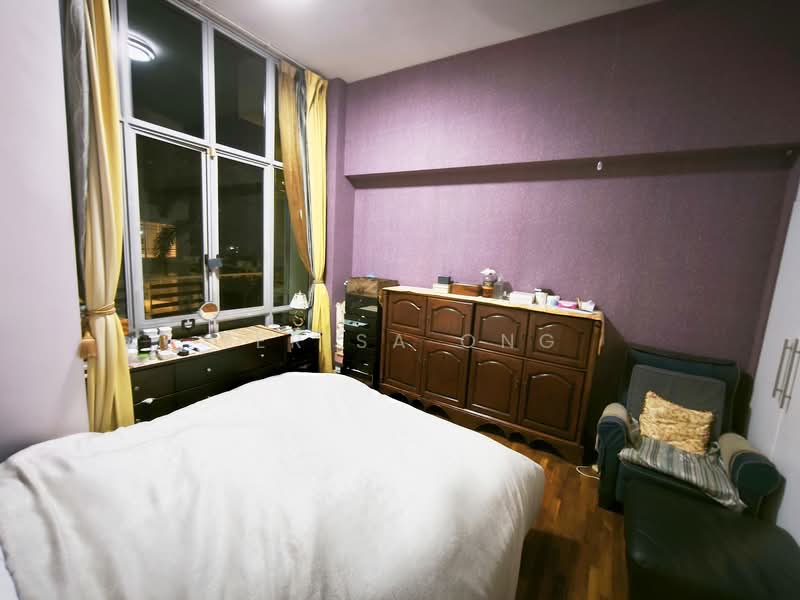 CHEAP & LARGE 999 Yrs Condo 10 Mins CBD, , 3 Bedrooms, 1,410 sqft, Condominium For Sale, by Terisa Ong, 500142683 - Master Bedroom - PropertyGuru.com.sg