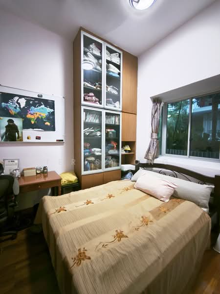 CHEAP & LARGE 999 Yrs Condo 10 Mins CBD, , 3 Bedrooms, 1,410 sqft, Condominium For Sale, by Terisa Ong, 500142683 - Common Bedroom 1 - PropertyGuru.com.sg