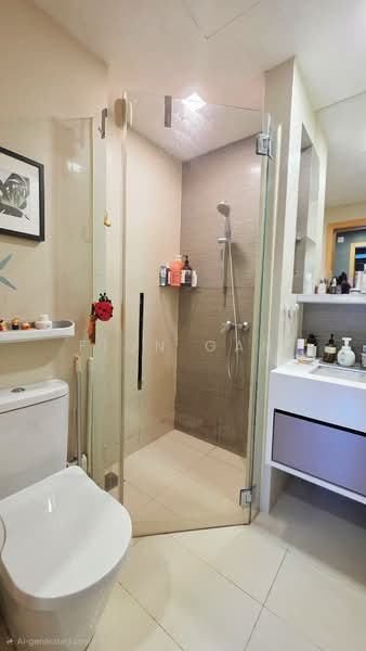 H2O Residences, 32 Fernvale Link, 2 Bedrooms, 883 sqft, Condominium For Sale, by Fion Gan, 500142695 - Bathroom - PropertyGuru.com.sg