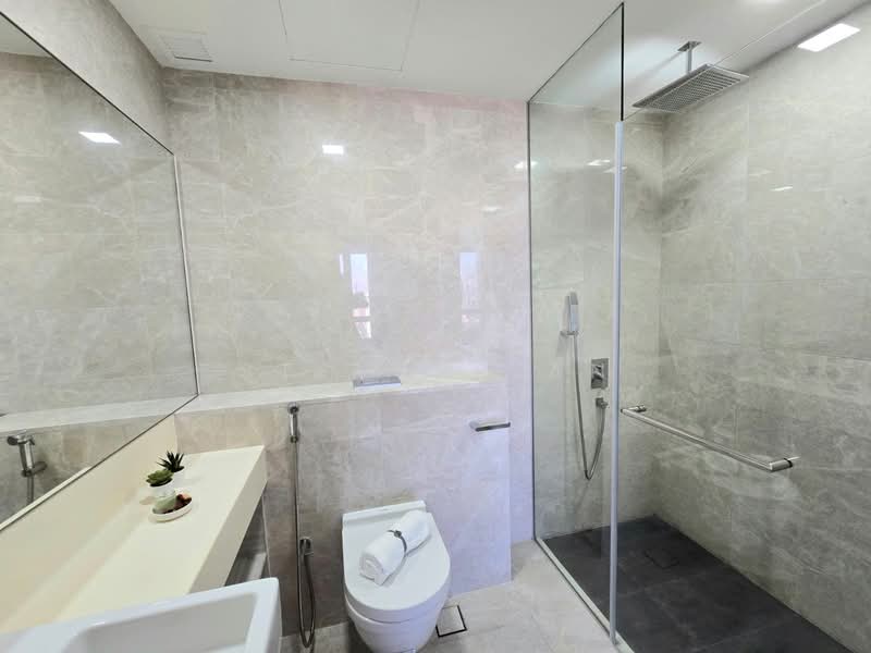 6 Derbyshire, 6 Derbyshire Road, 1 Bedroom, 474 sqft, Condominium For Sale, by Steven Yan, 500142700 - Bathroom - PropertyGuru.com.sg