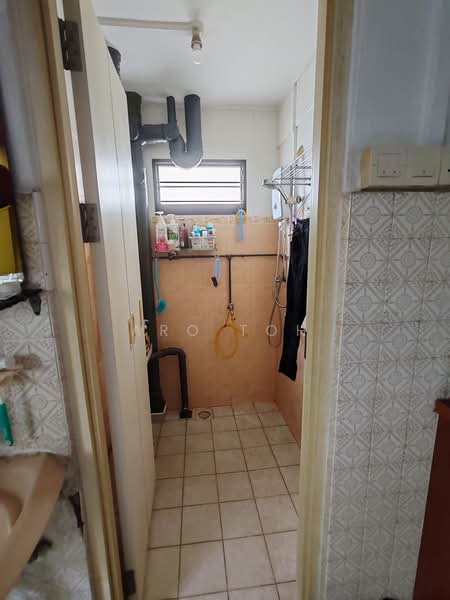 195 Kim Keat Avenue, 195 Kim Keat Avenue, 2 Bedrooms, 710 sqft, HDB Flat For Rent, by Aro Toh, 500142734 - Bathroom - PropertyGuru.com.sg