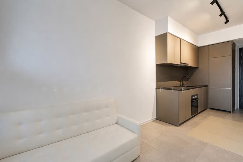 Park Colonial, 8 Woodleigh Lane, 1 Bedroom, 463 sqft, Condominium For Sale, by NOEL PHOON, 500142740 - Living Room - PropertyGuru.com.sg