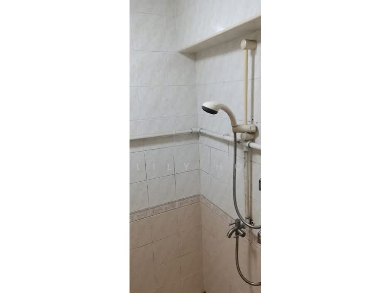 13 Telok Blangah Crescent, 13 Telok Blangah Crescent, 2 Bedrooms, 646 sqft, HDB Flat For Rent, by Lily Ho, 500142754 - Bathroom - PropertyGuru.com.sg