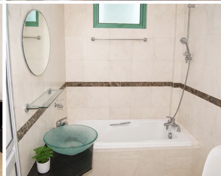 Smailing Court, 52 Lorong Mydin, 3 Bedrooms, 1,216 sqft, Condominium For Sale, by James Lee, 500142755 - Bathroom - PropertyGuru.com.sg