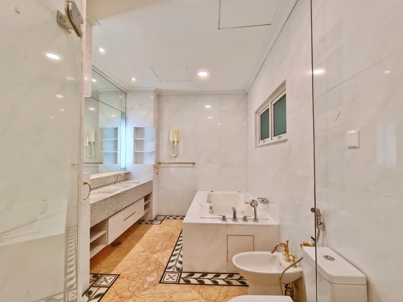 Ridout Road, Ridout Road, 7 Bedrooms, 9,499 sqft, Good Class Bungalow For Rent, by Yvette Lim, 500142759 - Master Bathroom - PropertyGuru.com.sg