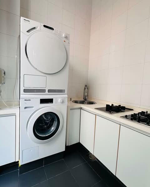 Braddell Heights Estate, Matlock Rise, 5 Bedrooms, 6,500 sqft, Detached House For Rent, by Yen Ng, 500142762 - Miele Washer & Dryer & Hobs - PropertyGuru.com.sg