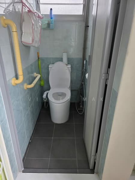 3 Lorong 7 Toa Payoh, 3 Lorong 7 Toa Payoh, Room Rental, 120 sqft, HDB Flat For Rent, by Violet Mak, 500142775 - Bathroom - PropertyGuru.com.sg