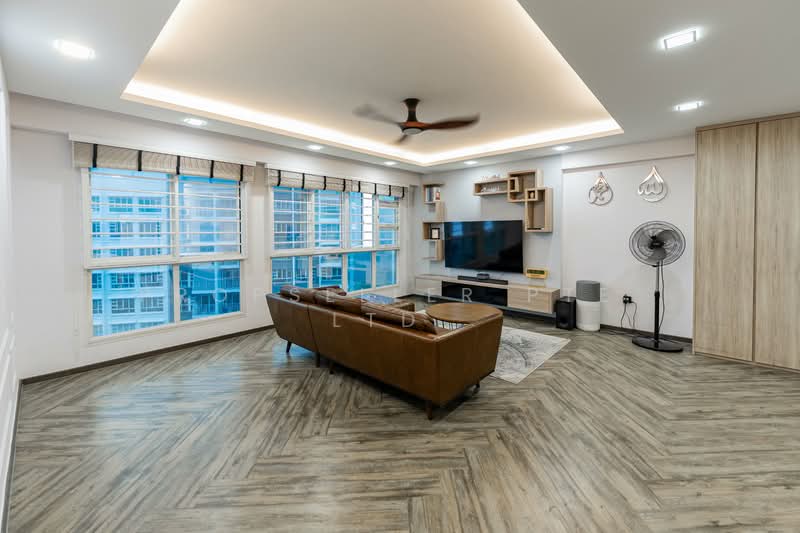 669A Edgefield Plains, 669A Edgefield Plains, 3 Bedrooms, 1,206 sqft, HDB Flat For Sale, by Reine Chan, 500142792 - Living Room - PropertyGuru.com.sg
