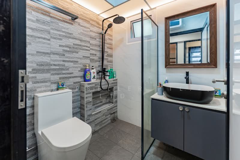 669A Edgefield Plains, 669A Edgefield Plains, 3 Bedrooms, 1,206 sqft, HDB Flat For Sale, by Reine Chan, 500142792 - Bathroom - PropertyGuru.com.sg