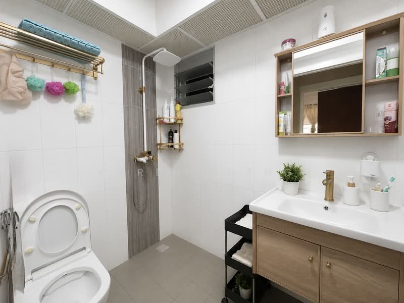 573C Woodlands Glen, 573C Woodlands Drive 16, 3 Bedrooms, 1,001 sqft, HDB Flat For Sale, by Karen Cheng, 500142795 - Bathroom - PropertyGuru.com.sg
