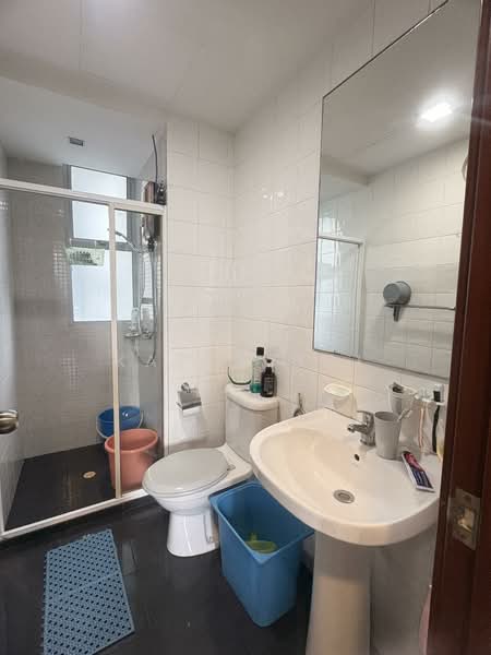 The Eden @ Tampines, 21 Tampines Street 34, 3 Bedrooms, 1,012 sqft, Condominium For Sale, by Karen Goi, 500142799 - Bathroom - PropertyGuru.com.sg