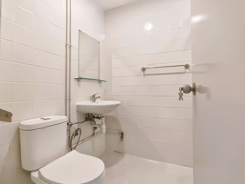 Delfi Orchard, 402 Orchard Road, 1 Bedroom, 753 sqft, Apartment For Rent, by Yvette Lim, 500142812 - Bathroom - PropertyGuru.com.sg