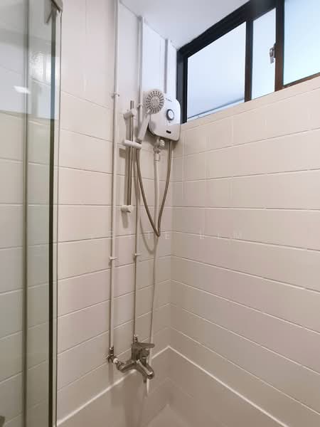 Delfi Orchard, 402 Orchard Road, 1 Bedroom, 753 sqft, Apartment For Rent, by Yvette Lim, 500142812 - Bathroom - PropertyGuru.com.sg
