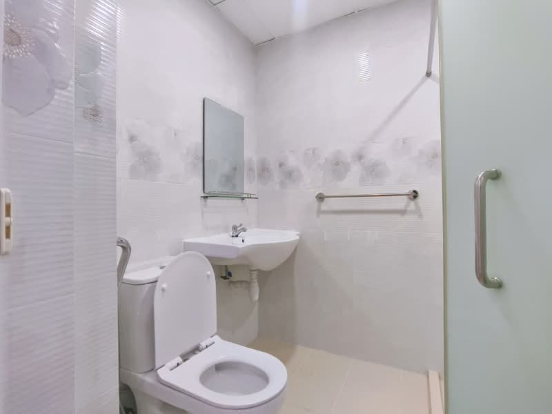 Delfi Orchard, 402 Orchard Road, 1 Bedroom, 753 sqft, Apartment For Rent, by Yvette Lim, 500142812 - Bathroom - PropertyGuru.com.sg
