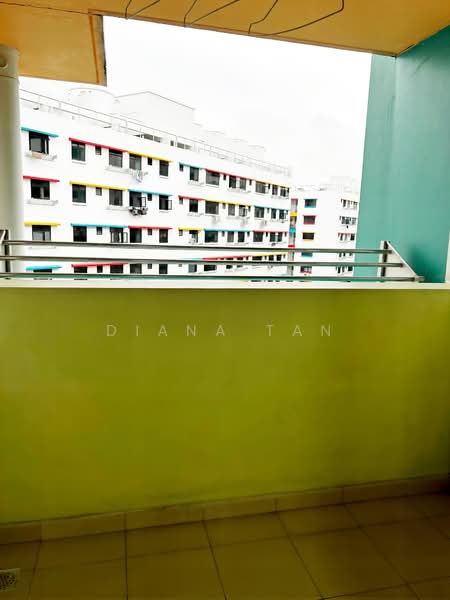 571B Woodlands Avenue 1, 571B Woodlands Avenue 1, 3 Bedrooms, 990 sqft, HDB Flat For Sale, by Diana Tan, 500142817 - Service Yard - PropertyGuru.com.sg