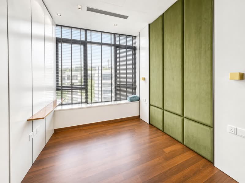 Gramercy Park, 57 Grange Road, 3 Bedrooms, 1,981 sqft, Condominium For Sale, by Evonne Yeo, 500142849 - First Bedroom - With Ensuite Bath - PropertyGuru.com.sg
